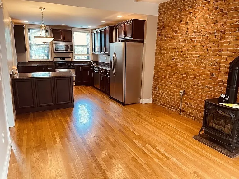 29 Beacon St #2 — Photo 6
