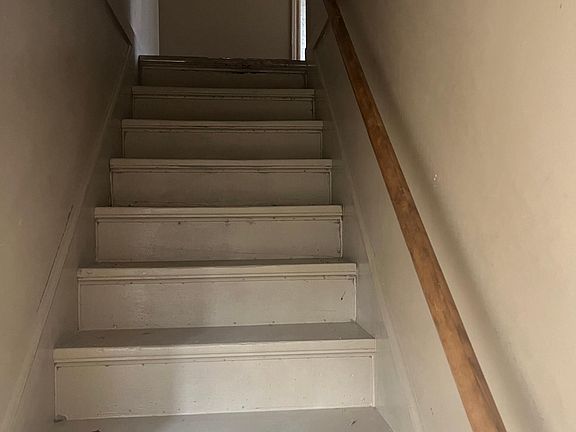 3rd image of 1518 Avenue E
