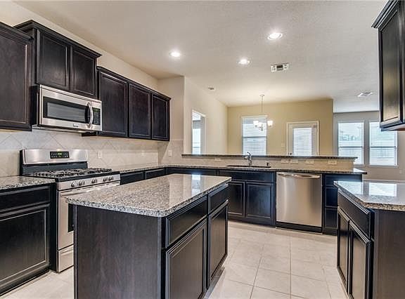 3rd image of 1117 Lake Meadow Ln