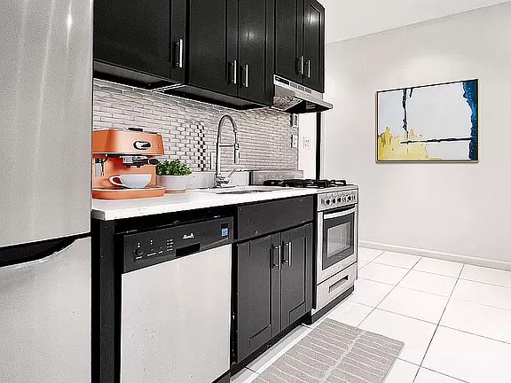 4th image of 169 Manhattan Ave APT 4C