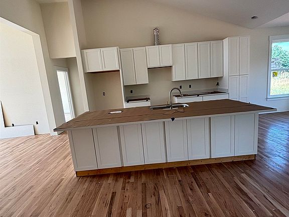 5th image of 736 Mello Dr
