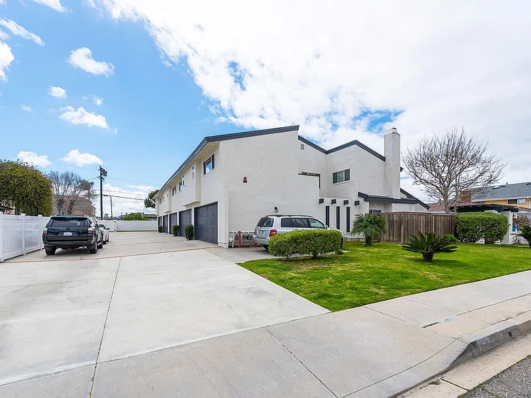 2410 Voorhees Ave #5 — Photo 29