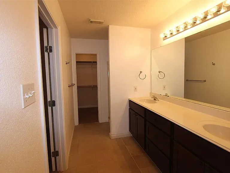 22715 Bridgewater Dr — Photo 11