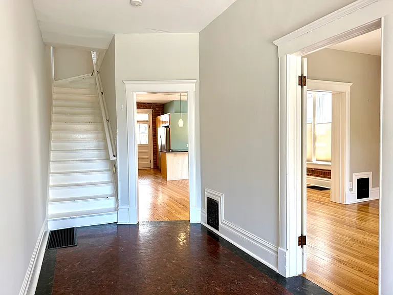 1421 Mapleton Ave — Photo 12