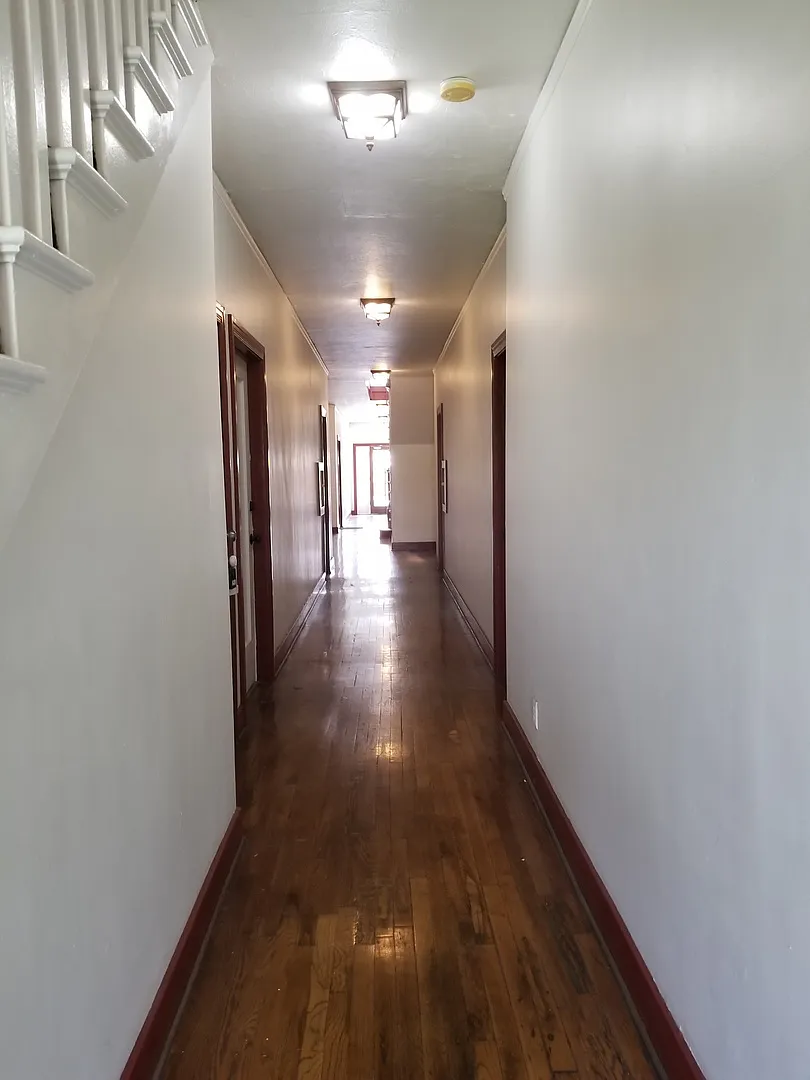 Ardmore Apartments — Photo 1