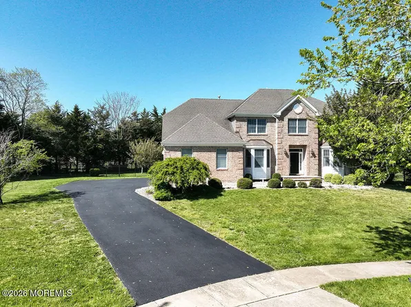 18 Willow Court, Manahawkin, NJ 08050
