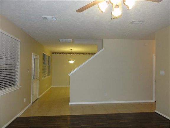 4th image of 4811 Lake Catherine Ct