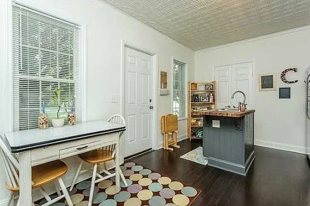 Eat in Kitchen with Laundry Nook -hook up in closet