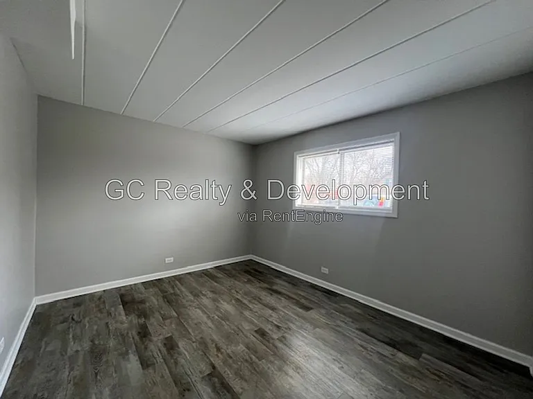 350 Wilson Ave #C — Photo 9