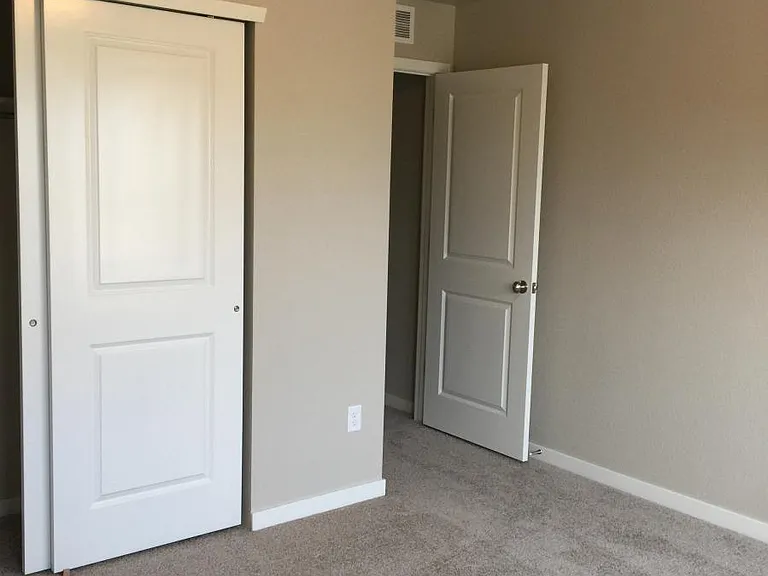 2120 Mackinac St — Photo 11