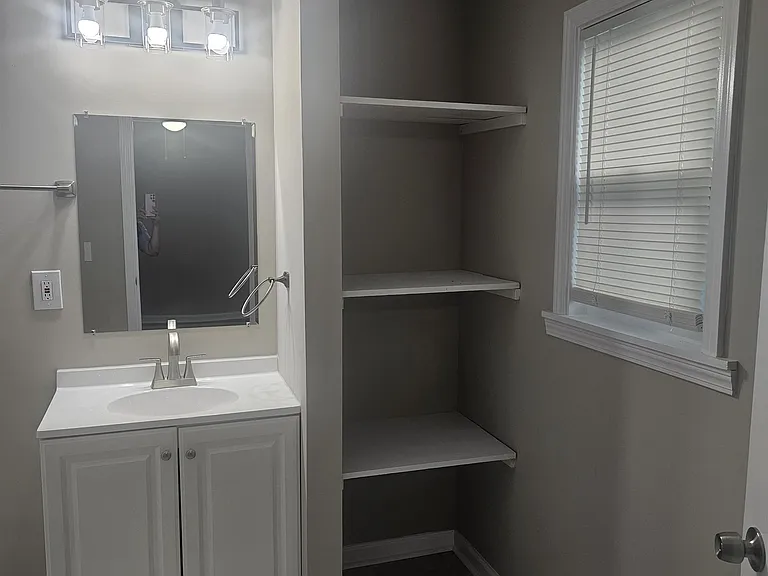 667 Marsh Ave — Photo 15