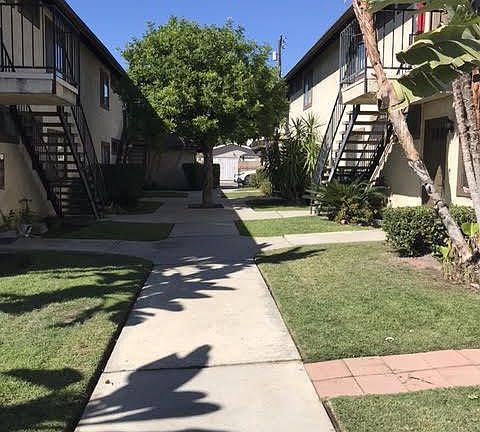 2nd image of 407 N Dalton Ave APT 1