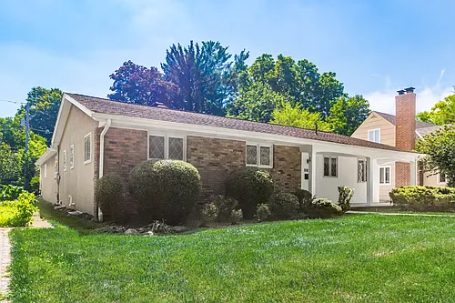 5822 Falmouth Ct Photo 1