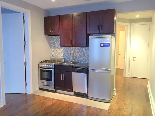 Rented by Uptown Flats LLC | media 24