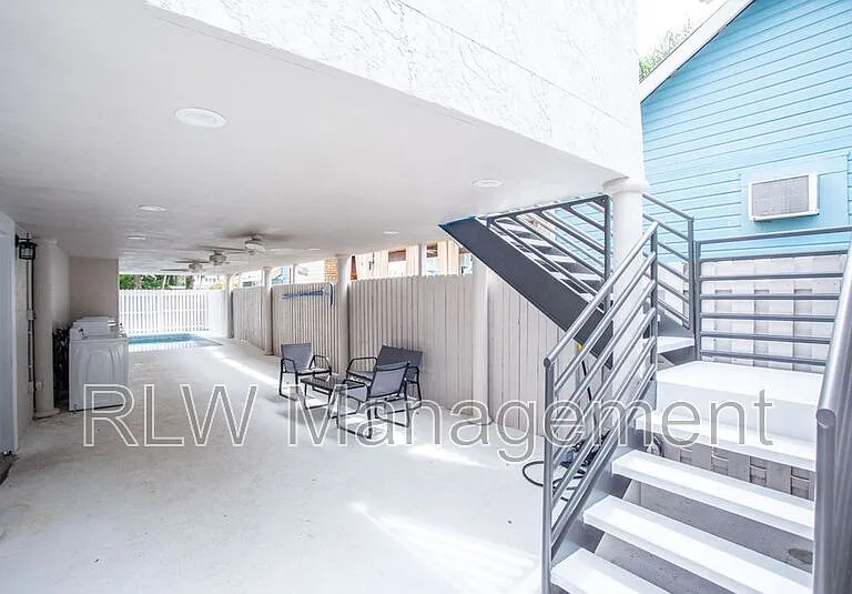 216 E Alfred St #220 — Photo 5