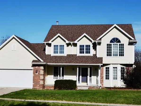 825 William Nowels Cir, Carlisle, IA 50047