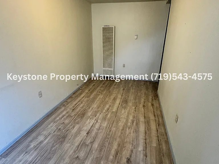 300 E 3rd St #8-1/2 — Photo 8