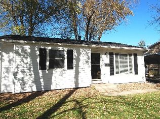 1012 W Nixon Dr, O'Fallon, IL 62269