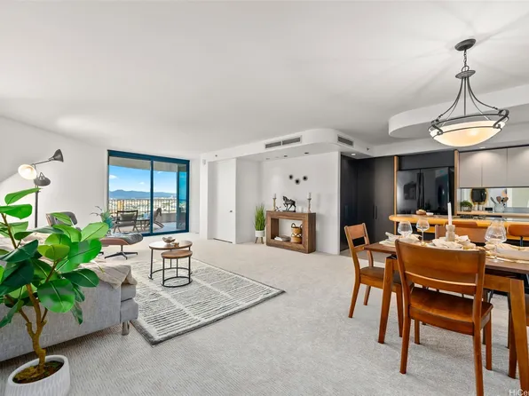 66 Queen St APT 2503, Honolulu, HI 96813