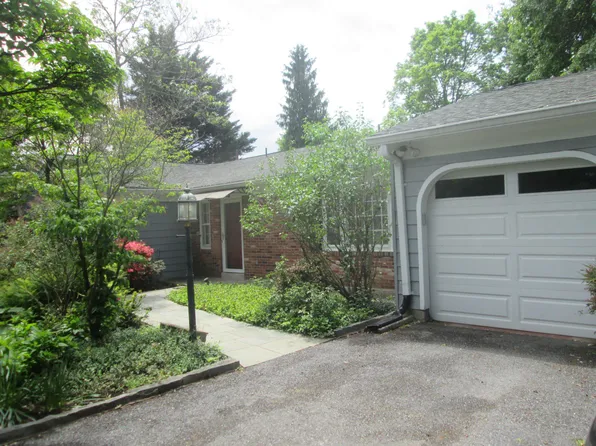 14 Cherbourg Ct, Potomac, MD 20854