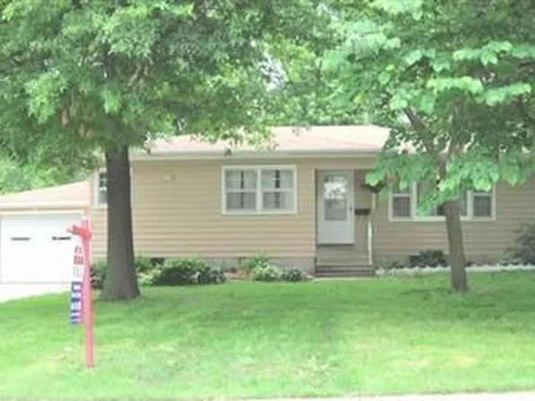 705 W Tyler Ave, Fairfield, IA 52556