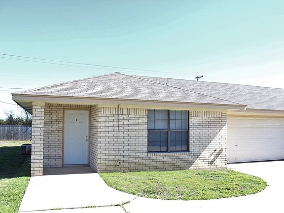 2nd image of 914 McDaniel Cir #B & A