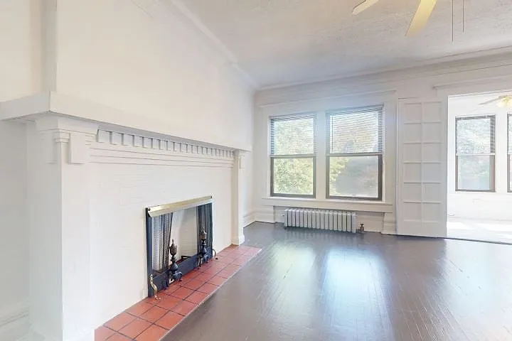 918 E. Hyde Park Boulevard — Photo 3