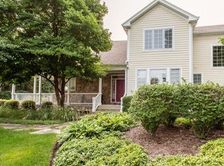 2320 N Douglas Ave, Arlington Heights, IL 60004