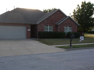 2623 N Fire Fly Catch Dr, Fayetteville, AR 72704