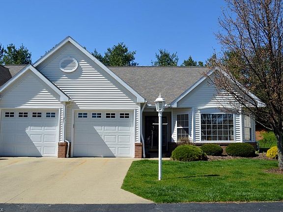 2nd image of 2824 Stratford Cir