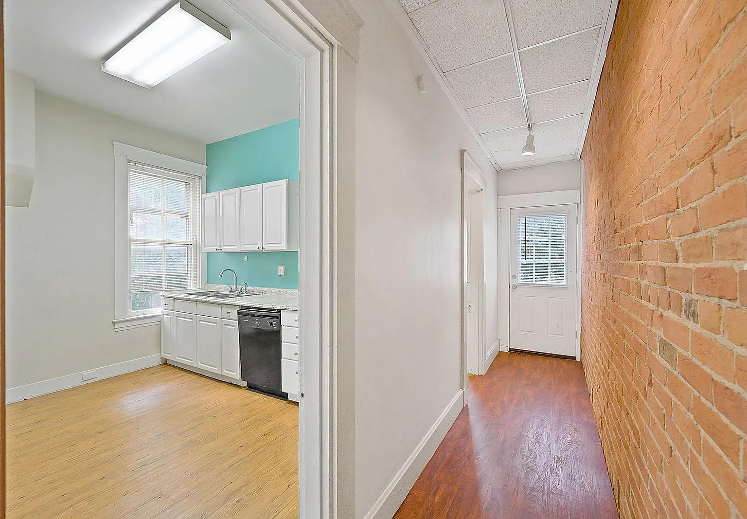 2 bed, 1.0 bath, $1,495 — Photo 4