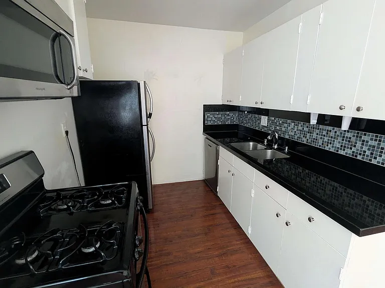 1034 N Martel Ave #1 — Photo 10