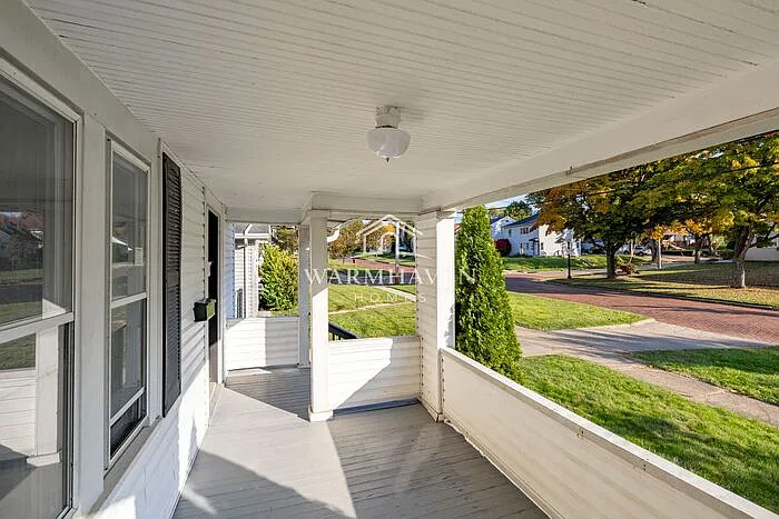 3 bed, 1.0 bath, 1256 sqft, $1,495 — Photo 4