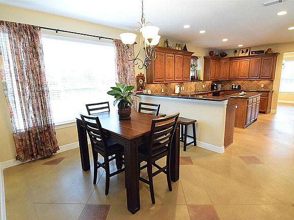 4th image of 8543 Crown Lake Ct