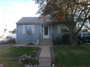 82 Canal St, Iselin, NJ 08830