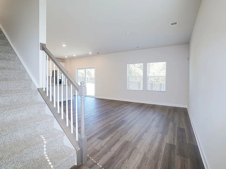 221 Alden Ct — Photo 17