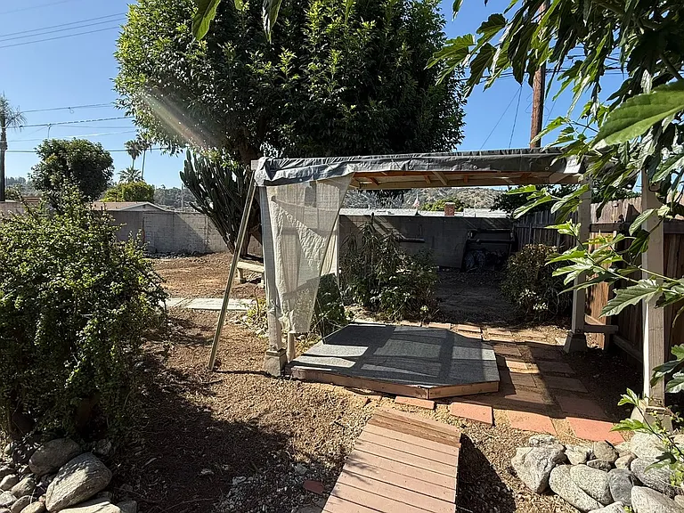 1002 E Walnut Ave — Photo 26