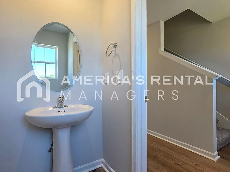 4111 Hudson Ct — Photo 7