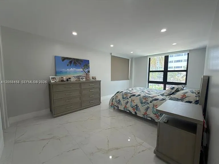 1800 Collins Avenue Cu #3H — Photo 14