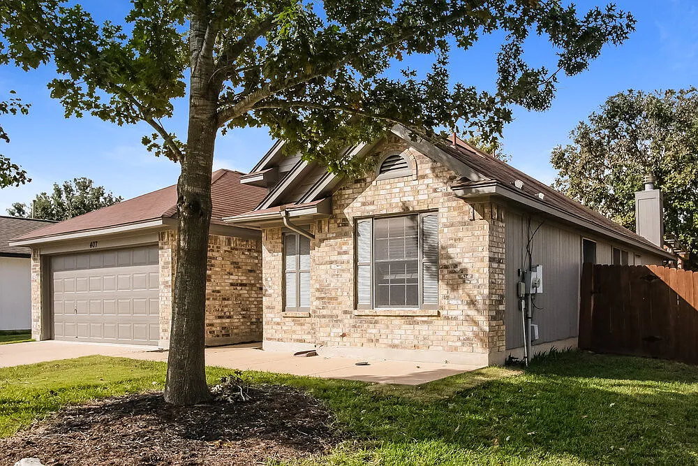 3 bed, 2.0 bath, 1765 sqft, $2,670 — Photo 3