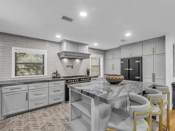 801 N 3rd St, Bellaire, TX 77401