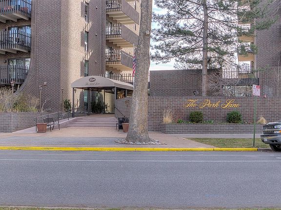3rd image of 480 S Marion Pkwy APT 802