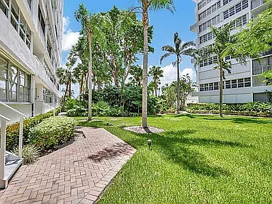 1170 N Federal Hwy #1110 — Photo 31