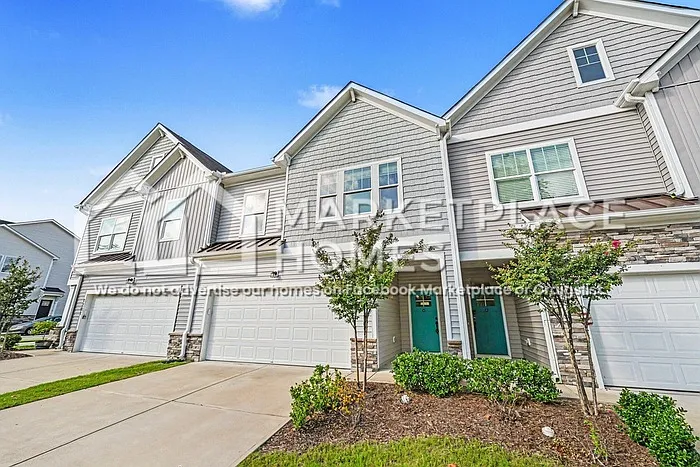 3 bed, 2.5 bath, 2016 sqft, $2,132 — Photo 3