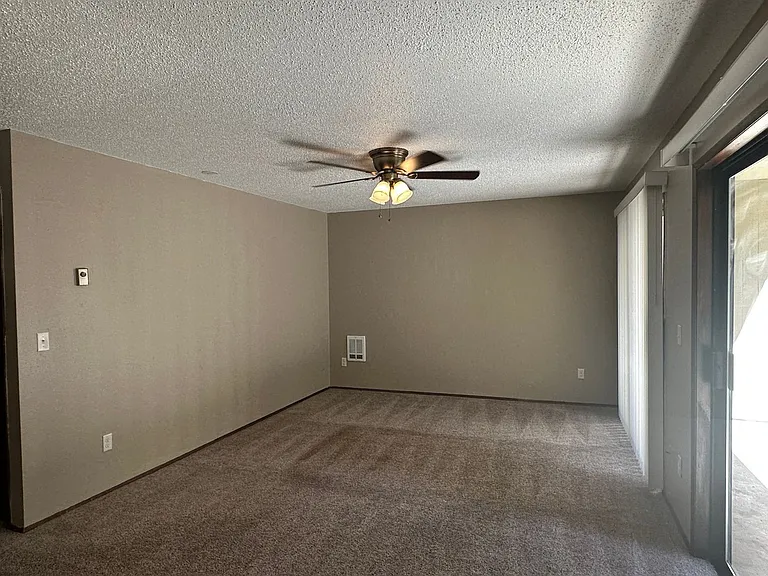 Hillview Terrace — Photo 1