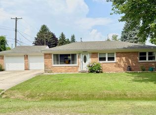 52890 James St, New Baltimore, MI 48047