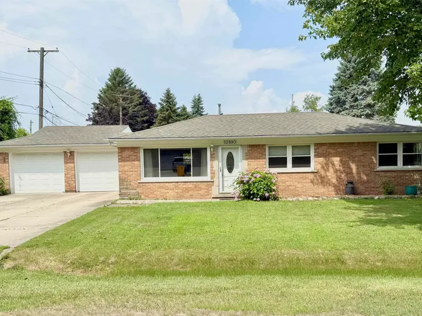 52890 James St, New Baltimore, MI 48047