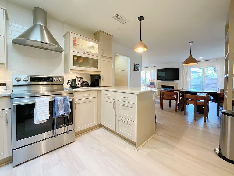 3117 Via Serena S #D — Photo 6