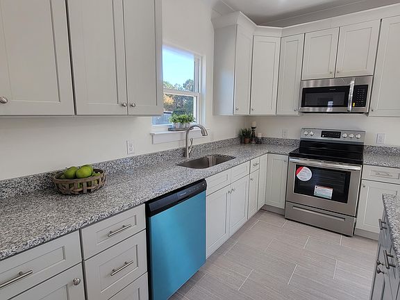 4th image of 135 SE Trewhitt Drive Southeast Dr