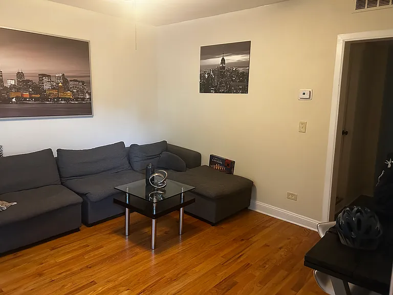 3046 N Spaulding Ave — Photo 2